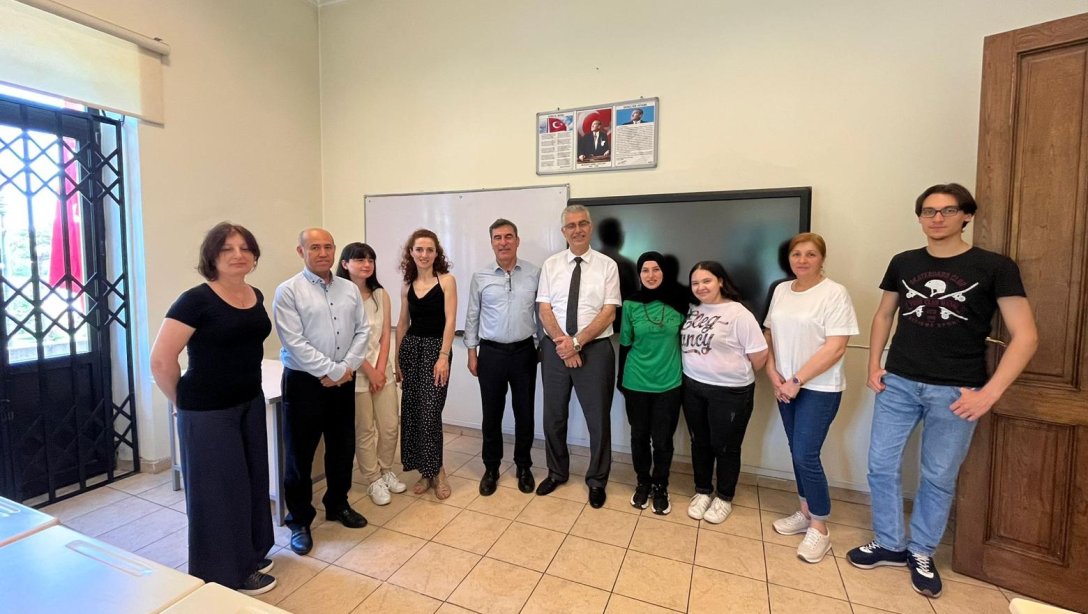 Eğitim Müşavirimiz Sn. Ercan Gülsuyu, Batum Türkçe Kurs Merkezine ziyarette bulundu.